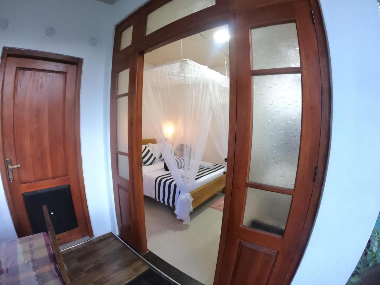 Ritz Inn เอลลา ภายนอก รูปภาพ